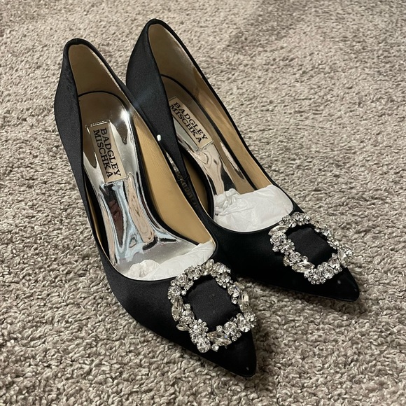 Women’s Badgley Mischka Cher Satin Brooch Embellished Stiletto Pumps Size 6 - Picture 2 of 14